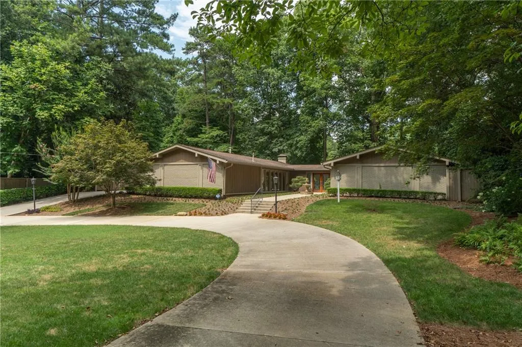 3623 Sunderland Court Ne, Brookhaven, Georgia 30319, 4 Bedrooms Bedrooms, ,2 BathroomsBathrooms,Residential,For Sale,3623 Sunderland Court Ne,7613166