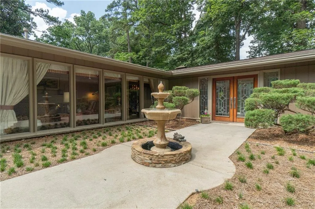 3623 Sunderland Court Ne, Brookhaven, Georgia 30319, 4 Bedrooms Bedrooms, ,2 BathroomsBathrooms,Residential,For Sale,3623 Sunderland Court Ne,7613166