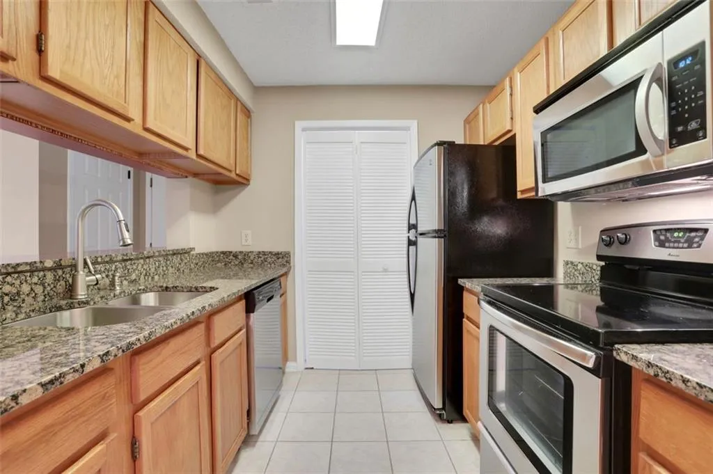 518 Barrington Hills Drive, Atlanta, Georgia 30350, 1 Bedroom Bedrooms, ,1 BathroomBathrooms,Residential,For Sale,518 Barrington Hills Drive,7626034
