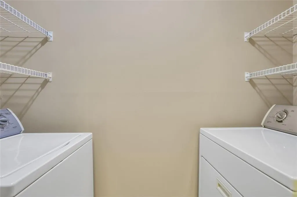 518 Barrington Hills Drive, Atlanta, Georgia 30350, 1 Bedroom Bedrooms, ,1 BathroomBathrooms,Residential,For Sale,518 Barrington Hills Drive,7626034