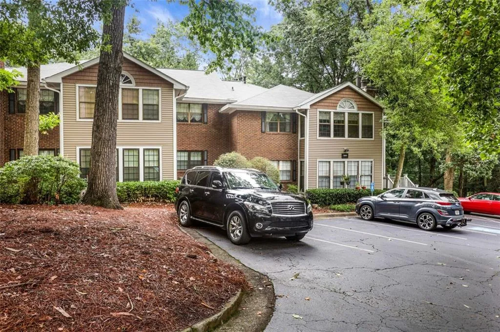 518 Barrington Hills Drive, Atlanta, Georgia 30350, 1 Bedroom Bedrooms, ,1 BathroomBathrooms,Residential,For Sale,518 Barrington Hills Drive,7626034