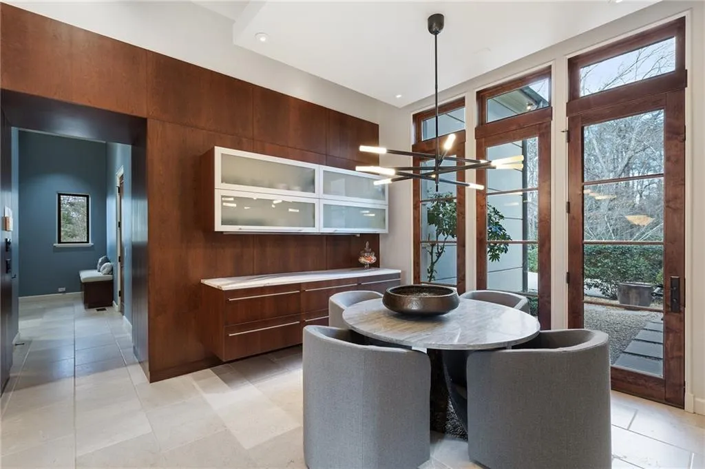 Hallway has walk in pantry.