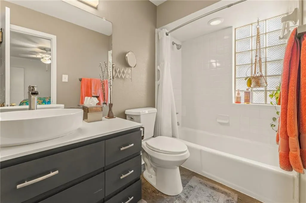 346 Carpenter Drive Unit 30, Atlanta, Georgia 30328, 2 Bedrooms Bedrooms, ,2 BathroomsBathrooms,Residential,Sold,346 Carpenter Drive Unit 30,7450637