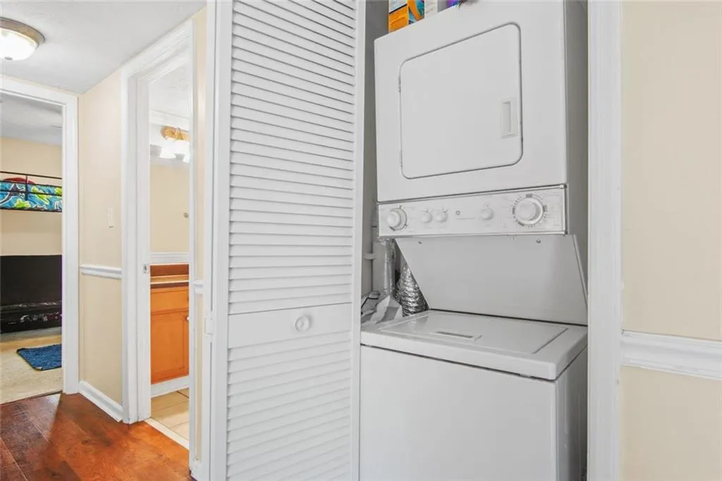 3120 Seven Pines Court Northwest Unit 203, Atlanta, Georgia 30339, 2 Bedrooms Bedrooms, ,1 BathroomBathrooms,Residential,For Sale,3120 Seven Pines Court Northwest Unit 203,7621290