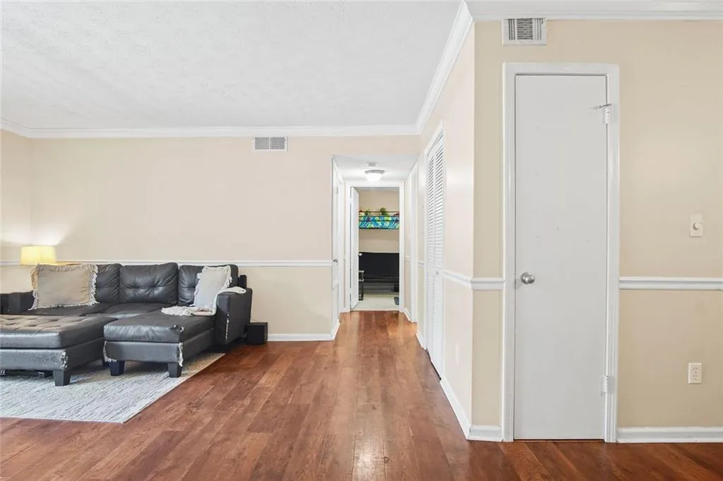 3120 Seven Pines Court Northwest Unit 203, Atlanta, Georgia 30339, 2 Bedrooms Bedrooms, ,1 BathroomBathrooms,Residential,For Sale,3120 Seven Pines Court Northwest Unit 203,7621290