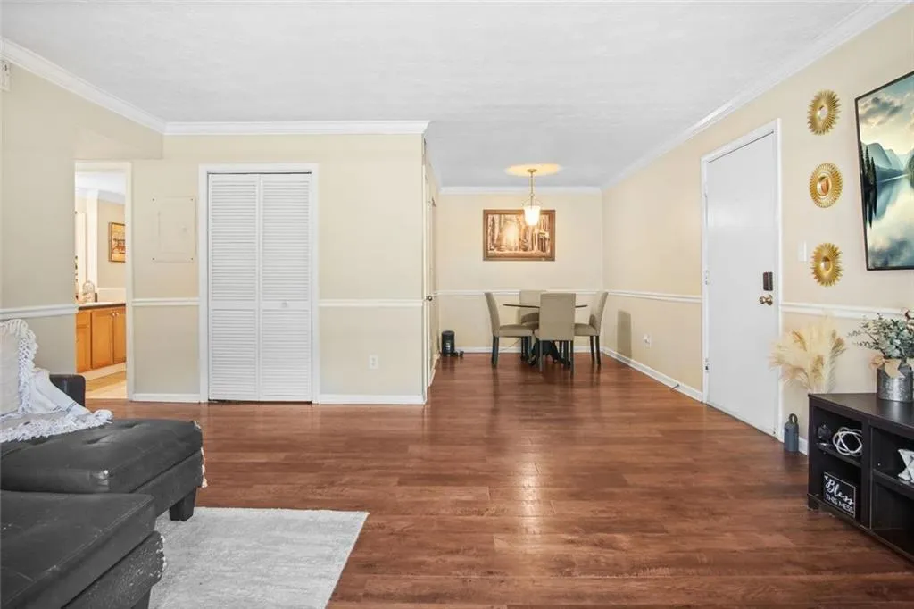 3120 Seven Pines Court Northwest Unit 203, Atlanta, Georgia 30339, 2 Bedrooms Bedrooms, ,1 BathroomBathrooms,Residential,For Sale,3120 Seven Pines Court Northwest Unit 203,7621290