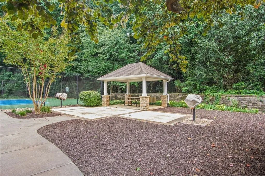 3120 Seven Pines Court Northwest Unit 203, Atlanta, Georgia 30339, 2 Bedrooms Bedrooms, ,1 BathroomBathrooms,Residential,For Sale,3120 Seven Pines Court Northwest Unit 203,7621290
