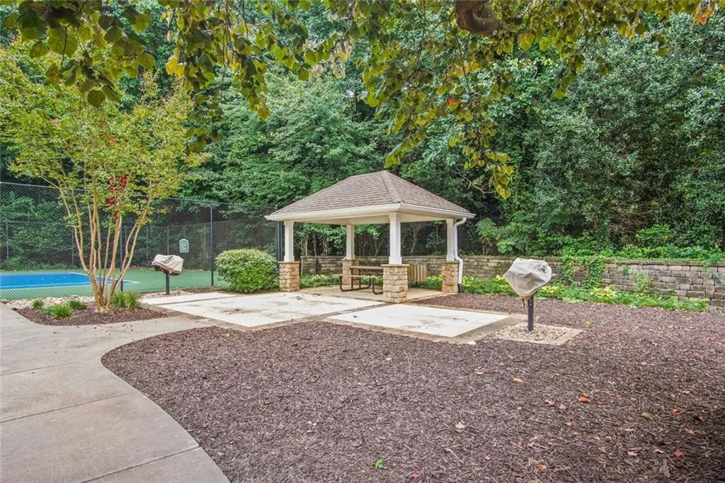 3120 Seven Pines Court Northwest Unit 203, Atlanta, Georgia 30339, 2 Bedrooms Bedrooms, ,1 BathroomBathrooms,Residential,For Sale,3120 Seven Pines Court Northwest Unit 203,7621290
