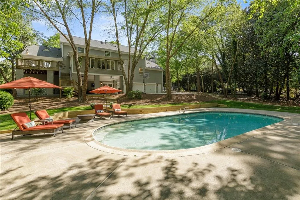 7520 Chaparral Drive, Sandy Springs, Georgia 30350, 6 Bedrooms Bedrooms, ,4 BathroomsBathrooms,Residential,Sold,7520 Chaparral Drive,6710185