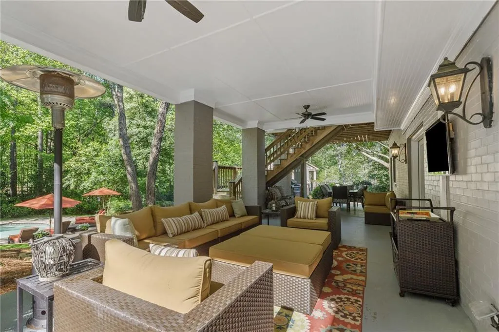 7520 Chaparral Drive, Sandy Springs, Georgia 30350, 6 Bedrooms Bedrooms, ,4 BathroomsBathrooms,Residential,Sold,7520 Chaparral Drive,6710185
