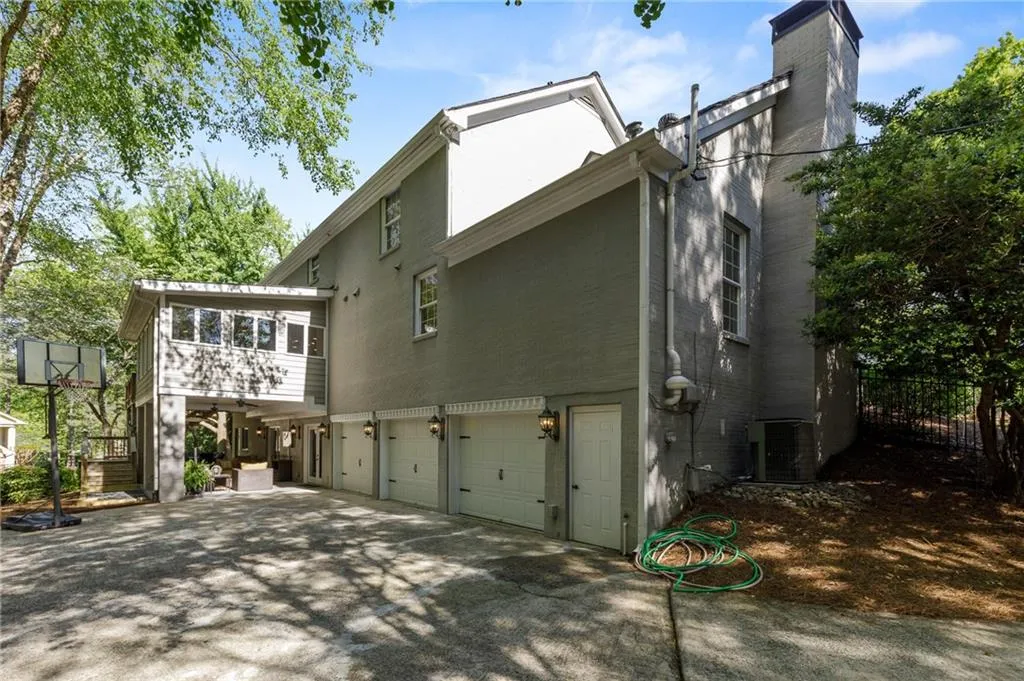 7520 Chaparral Drive, Sandy Springs, Georgia 30350, 6 Bedrooms Bedrooms, ,4 BathroomsBathrooms,Residential,Sold,7520 Chaparral Drive,6710185