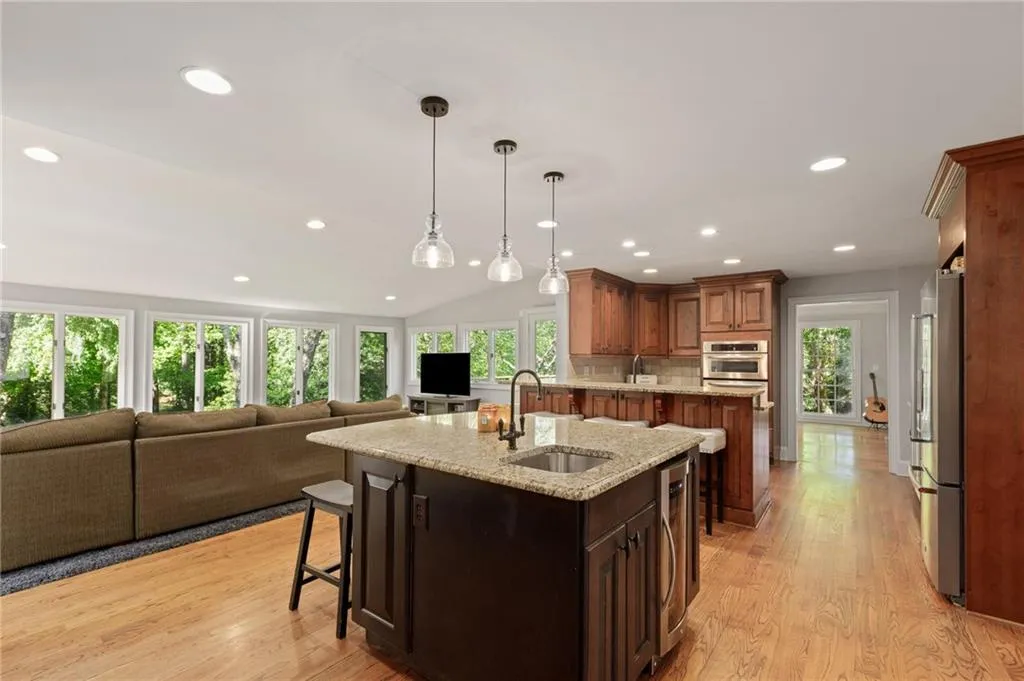 7520 Chaparral Drive, Sandy Springs, Georgia 30350, 6 Bedrooms Bedrooms, ,4 BathroomsBathrooms,Residential,Sold,7520 Chaparral Drive,6710185