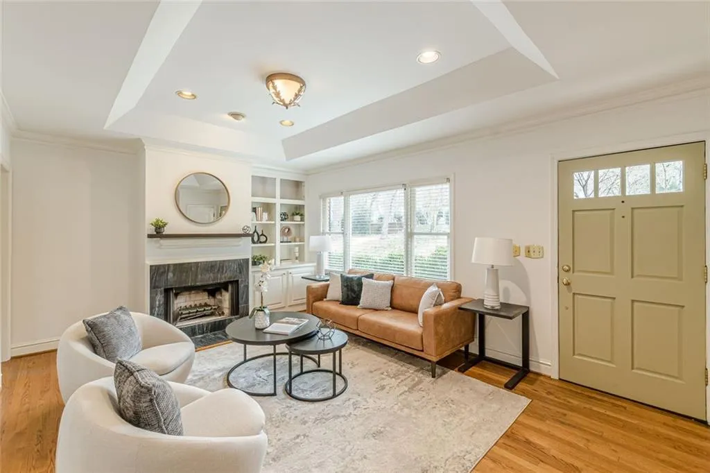2116 Lenox Road Ne, Atlanta, Georgia 30324, 3 Bedrooms Bedrooms, 0 ,2 BathroomsBathrooms,Residential,Sold,2116 Lenox Road Ne,7733986