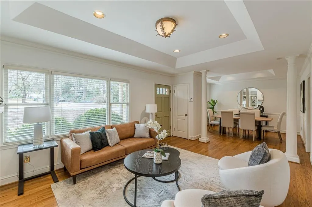 2116 Lenox Road Ne, Atlanta, Georgia 30324, 3 Bedrooms Bedrooms, 0 ,2 BathroomsBathrooms,Residential,Sold,2116 Lenox Road Ne,7733986