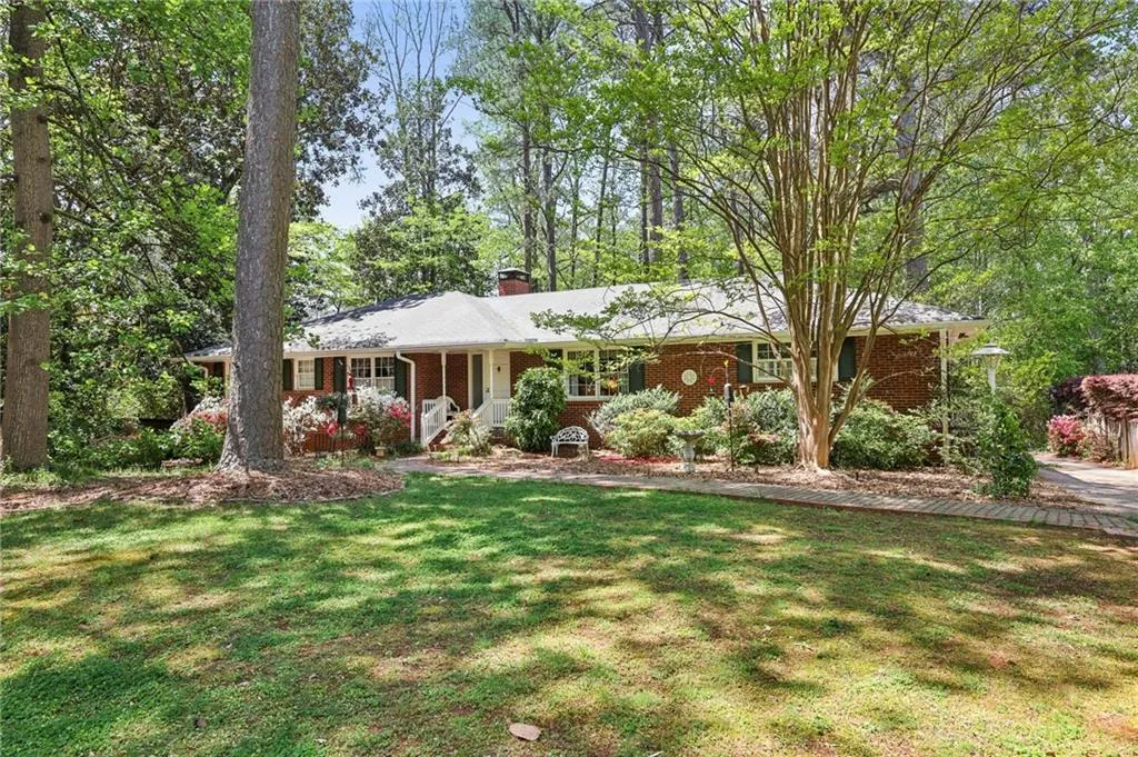 671 Valley Green Drive Ne, Atlanta, Georgia 30342, 3 Bedrooms Bedrooms, ,3 BathroomsBathrooms,Residential,Sold,671 Valley Green Drive Ne,7555519