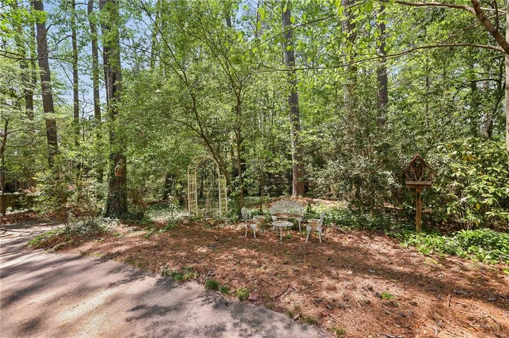 671 Valley Green Drive Ne, Atlanta, Georgia 30342, 3 Bedrooms Bedrooms, ,3 BathroomsBathrooms,Residential,Sold,671 Valley Green Drive Ne,7555519