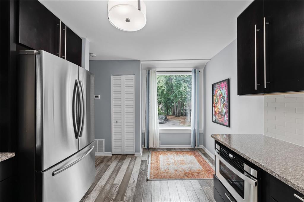 37 Dunwoody Springs Drive, Atlanta, Georgia 30328, 2 Bedrooms Bedrooms, ,2 BathroomsBathrooms,Residential,Sold,37 Dunwoody Springs Drive,7275025