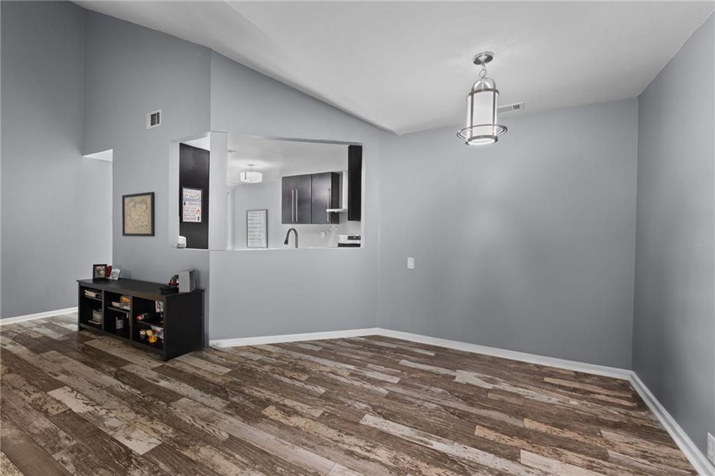 37 Dunwoody Springs Drive, Atlanta, Georgia 30328, 2 Bedrooms Bedrooms, ,2 BathroomsBathrooms,Residential,Sold,37 Dunwoody Springs Drive,7275025