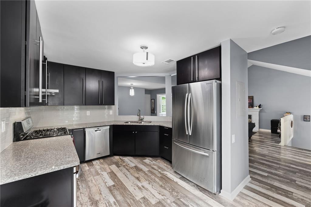 37 Dunwoody Springs Drive, Atlanta, Georgia 30328, 2 Bedrooms Bedrooms, ,2 BathroomsBathrooms,Residential,Sold,37 Dunwoody Springs Drive,7275025