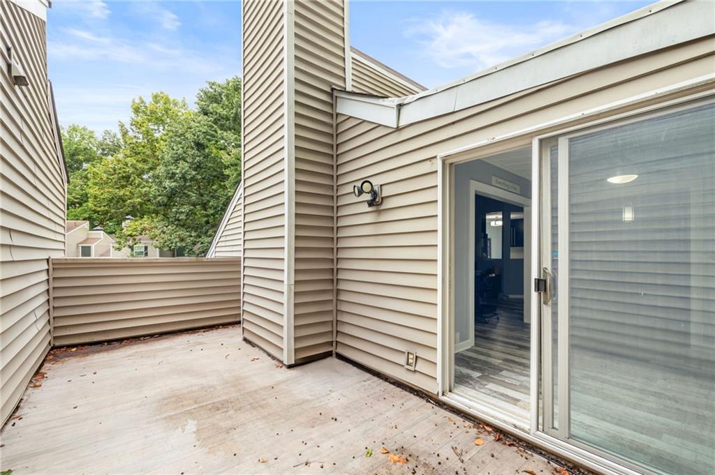 37 Dunwoody Springs Drive, Atlanta, Georgia 30328, 2 Bedrooms Bedrooms, ,2 BathroomsBathrooms,Residential,Sold,37 Dunwoody Springs Drive,7275025