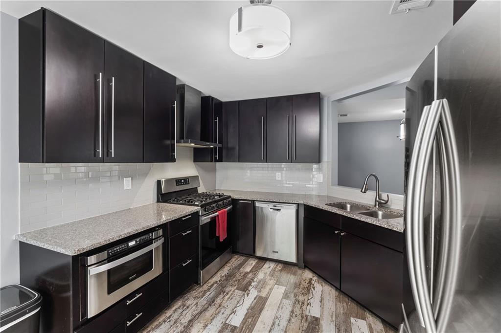 37 Dunwoody Springs Drive, Atlanta, Georgia 30328, 2 Bedrooms Bedrooms, ,2 BathroomsBathrooms,Residential,Sold,37 Dunwoody Springs Drive,7275025