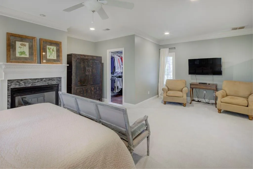 Sitting area primary bedroom