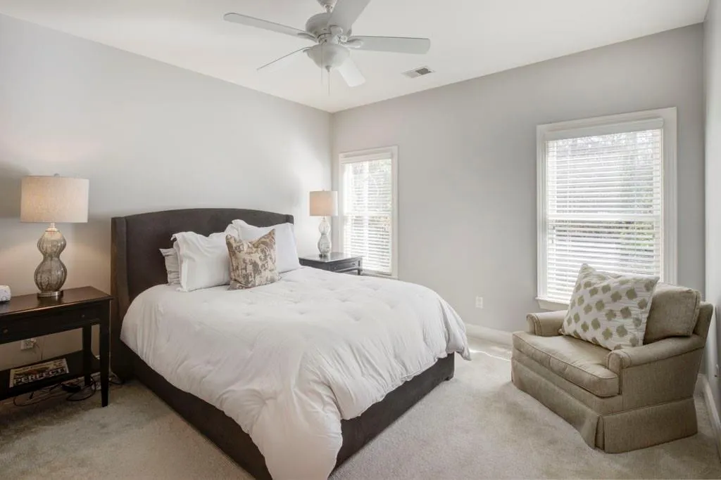 Secondar bedroom