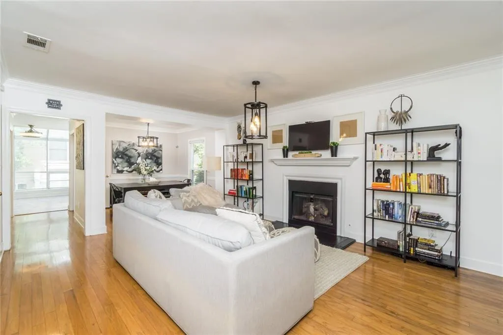 7500 Roswell Road Unit 69, Sandy Springs, Georgia 30350, 2 Bedrooms Bedrooms, ,2 BathroomsBathrooms,Residential,Sold,7500 Roswell Road Unit 69,6760215