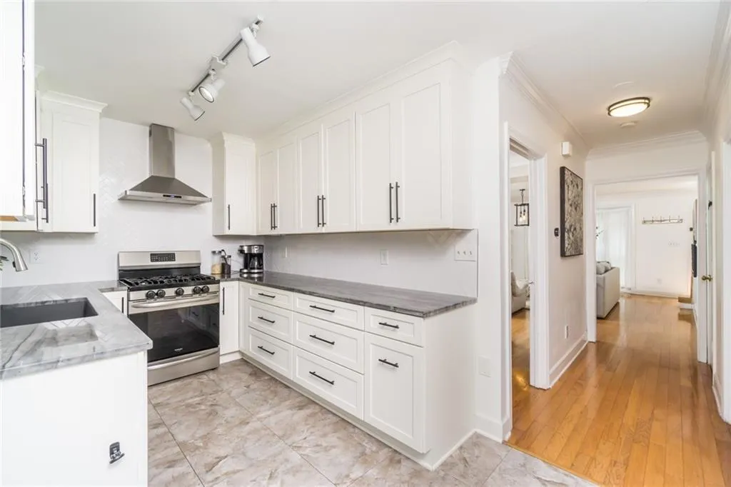 7500 Roswell Road Unit 69, Sandy Springs, Georgia 30350, 2 Bedrooms Bedrooms, ,2 BathroomsBathrooms,Residential,Sold,7500 Roswell Road Unit 69,6760215