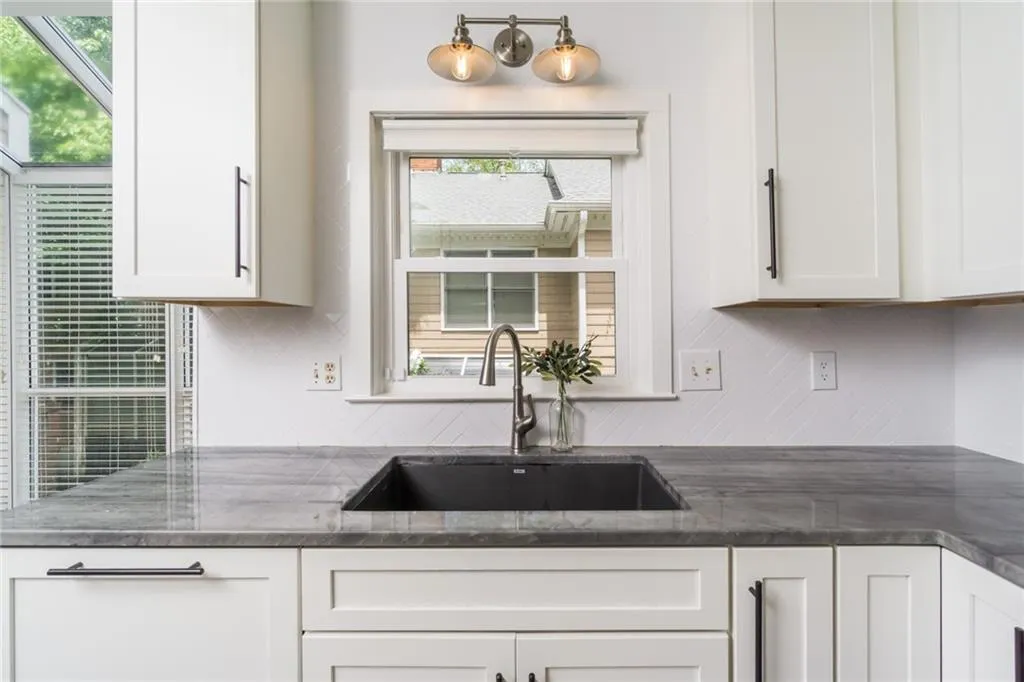 7500 Roswell Road Unit 69, Sandy Springs, Georgia 30350, 2 Bedrooms Bedrooms, ,2 BathroomsBathrooms,Residential,Sold,7500 Roswell Road Unit 69,6760215