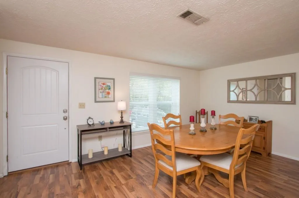 8853 Applegate Lane, Sandy Springs, Georgia 30350, 3 Bedrooms Bedrooms, ,2 BathroomsBathrooms,Residential,Sold,8853 Applegate Lane,5676488