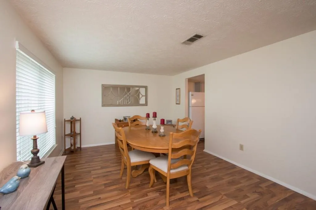 8853 Applegate Lane, Sandy Springs, Georgia 30350, 3 Bedrooms Bedrooms, ,2 BathroomsBathrooms,Residential,Sold,8853 Applegate Lane,5676488