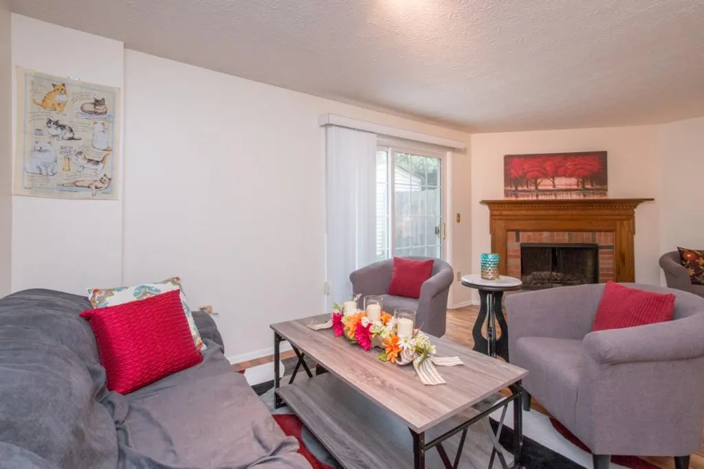 8853 Applegate Lane, Sandy Springs, Georgia 30350, 3 Bedrooms Bedrooms, ,2 BathroomsBathrooms,Residential,Sold,8853 Applegate Lane,5676488