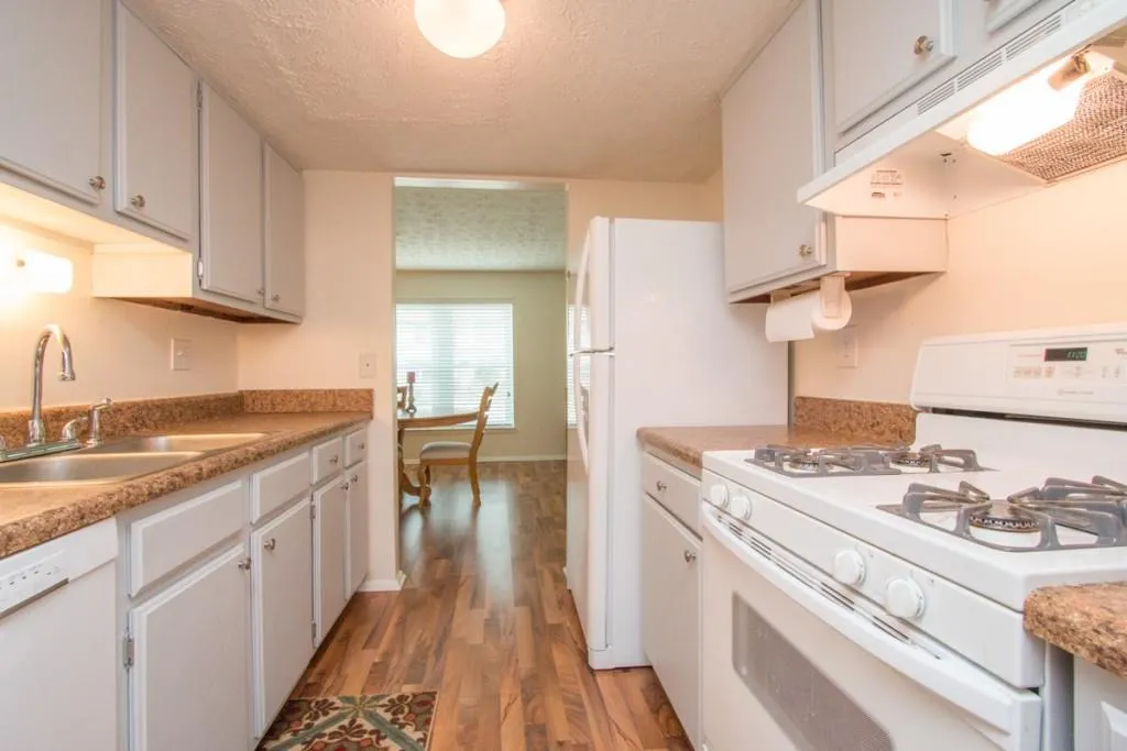 8853 Applegate Lane, Sandy Springs, Georgia 30350, 3 Bedrooms Bedrooms, ,2 BathroomsBathrooms,Residential,Sold,8853 Applegate Lane,5676488