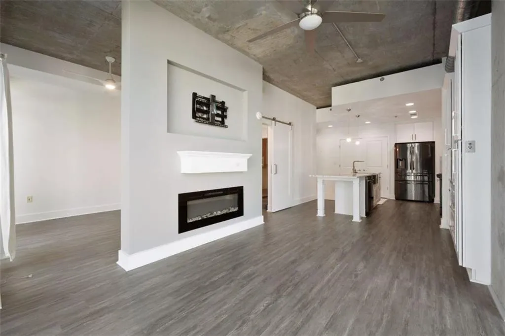 250 Pharr Road Unit 802, Atlanta, Georgia 30305, 1 Bedroom Bedrooms, ,1 BathroomBathrooms,Residential,For Sale,250 Pharr Road Unit 802,7648285