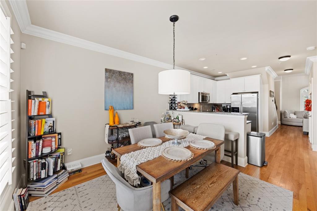 285 Le Gran Bend, Sandy Springs, Georgia 30328, 2 Bedrooms Bedrooms, ,2 BathroomsBathrooms,Residential,Sold,285 Le Gran Bend,7280889