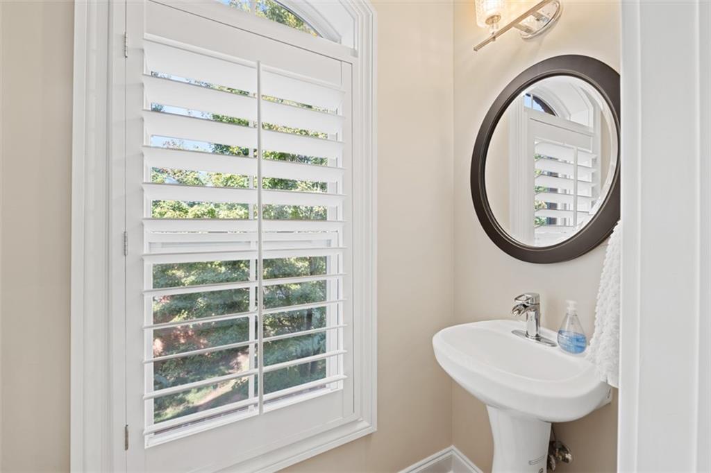 285 Le Gran Bend, Sandy Springs, Georgia 30328, 2 Bedrooms Bedrooms, ,2 BathroomsBathrooms,Residential,Sold,285 Le Gran Bend,7280889