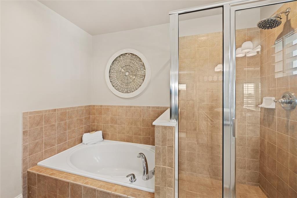 285 Le Gran Bend, Sandy Springs, Georgia 30328, 2 Bedrooms Bedrooms, ,2 BathroomsBathrooms,Residential,Sold,285 Le Gran Bend,7280889