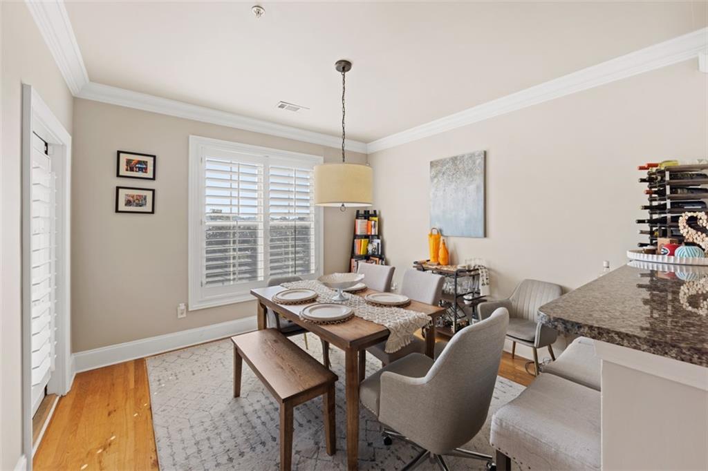 285 Le Gran Bend, Sandy Springs, Georgia 30328, 2 Bedrooms Bedrooms, ,2 BathroomsBathrooms,Residential,Sold,285 Le Gran Bend,7280889