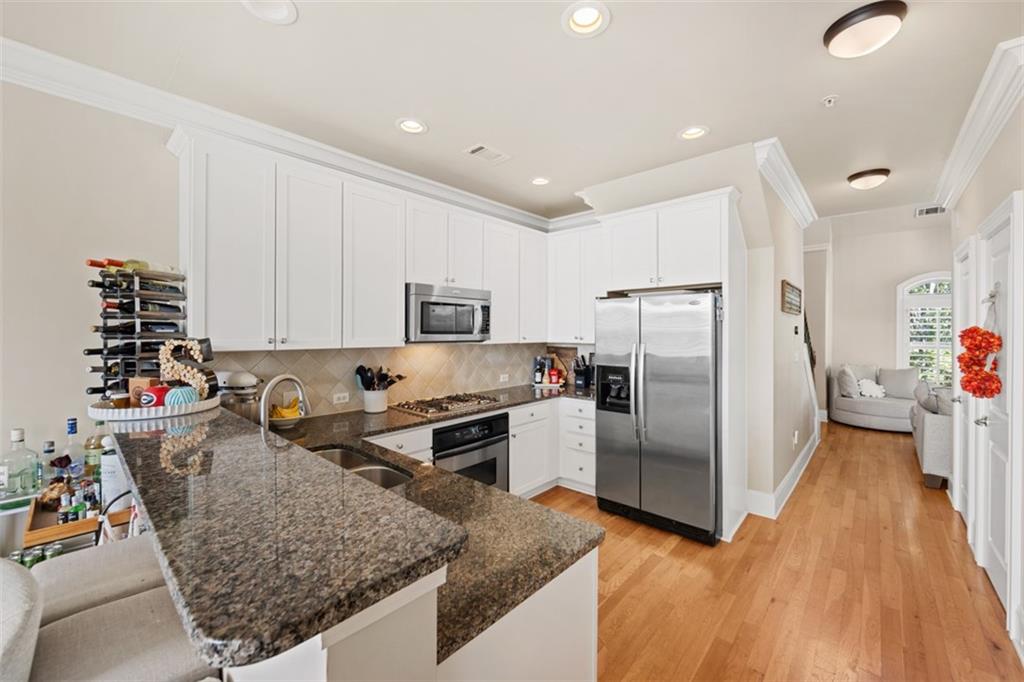 285 Le Gran Bend, Sandy Springs, Georgia 30328, 2 Bedrooms Bedrooms, ,2 BathroomsBathrooms,Residential,Sold,285 Le Gran Bend,7280889