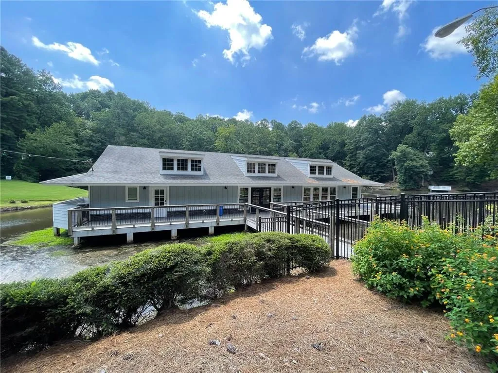6040 Blackwater Trail, Atlanta, Georgia 30328, 5 Bedrooms Bedrooms, ,3 BathroomsBathrooms,Residential,Sold,6040 Blackwater Trail,7433496