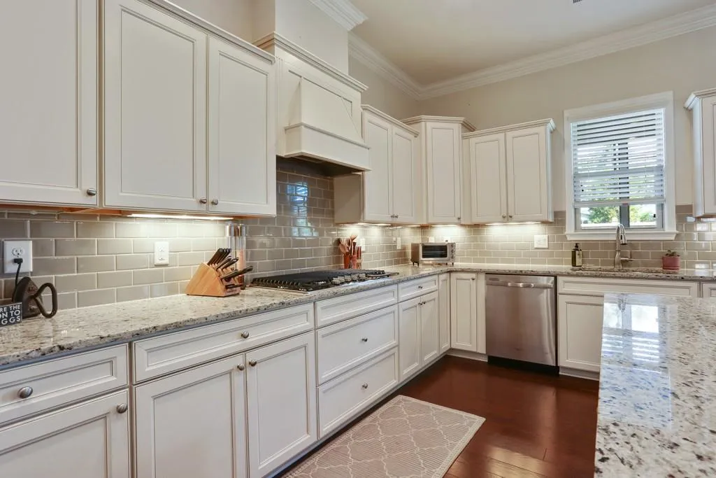 105 Austin Drive, Sandy Springs, Georgia 30328, 5 Bedrooms Bedrooms, ,4 BathroomsBathrooms,Residential,Sold,105 Austin Drive,5997170