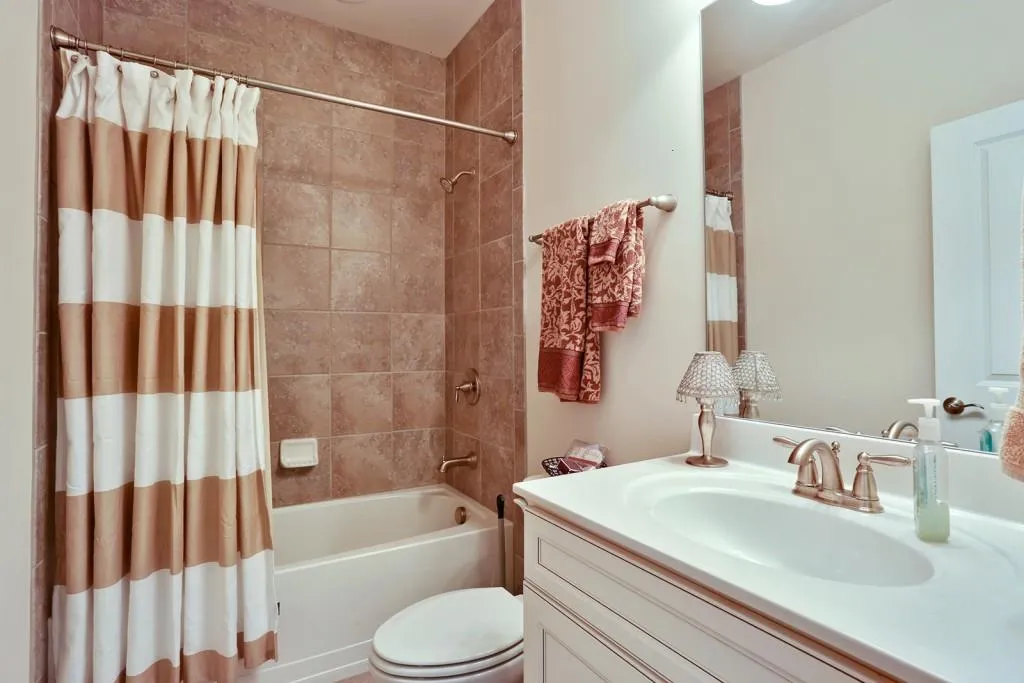 105 Austin Drive, Sandy Springs, Georgia 30328, 5 Bedrooms Bedrooms, ,4 BathroomsBathrooms,Residential,Sold,105 Austin Drive,5997170
