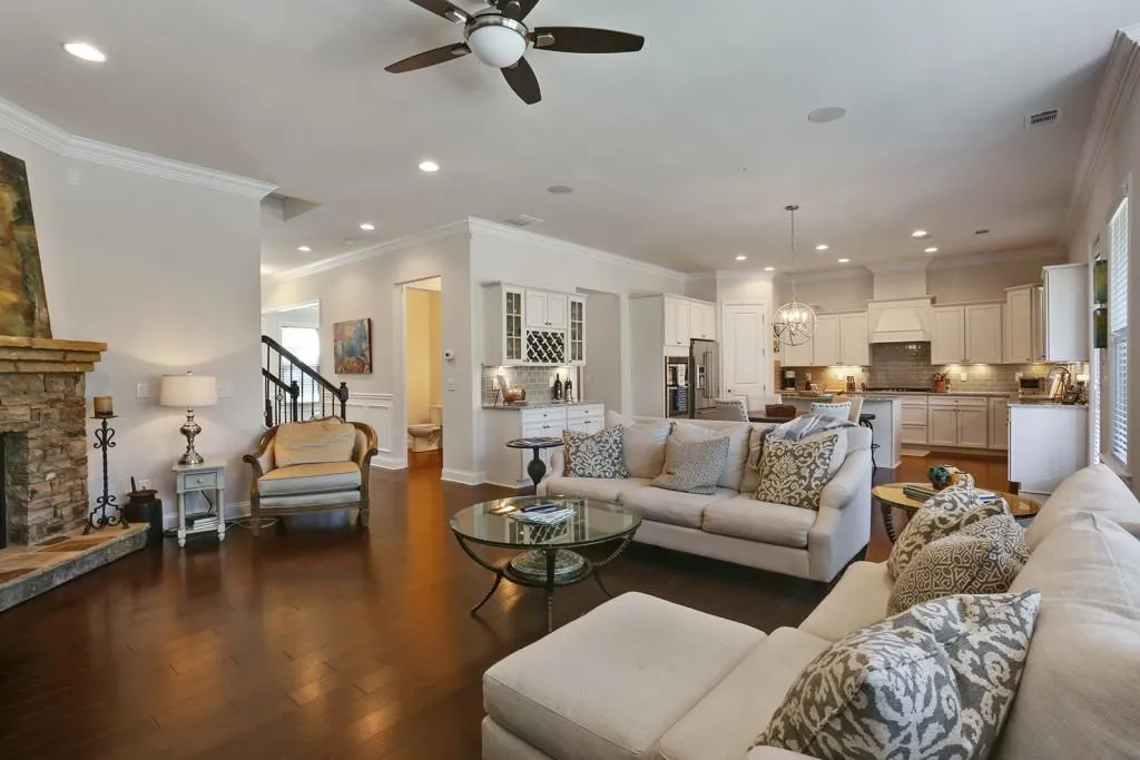105 Austin Drive, Sandy Springs, Georgia 30328, 5 Bedrooms Bedrooms, ,4 BathroomsBathrooms,Residential,Sold,105 Austin Drive,5997170