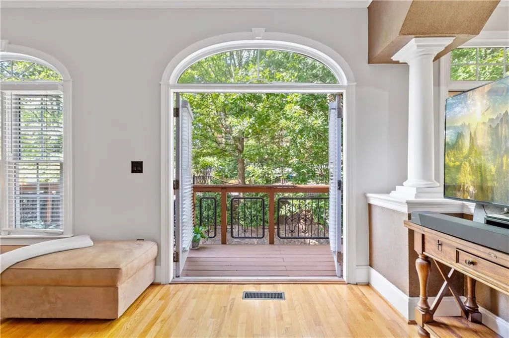 331 Carpenter Drive Unit 1, Sandy Springs, Georgia 30328, 2 Bedrooms Bedrooms, ,2 BathroomsBathrooms,Residential,Sold,331 Carpenter Drive Unit 1,7117467