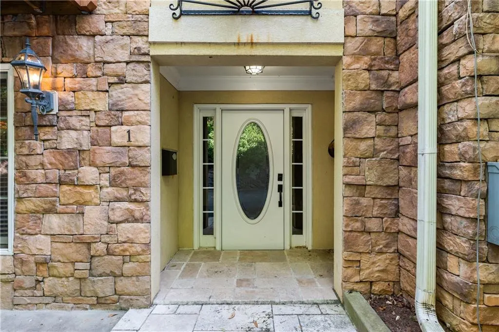 331 Carpenter Drive Unit 1, Sandy Springs, Georgia 30328, 2 Bedrooms Bedrooms, ,2 BathroomsBathrooms,Residential,Sold,331 Carpenter Drive Unit 1,7117467