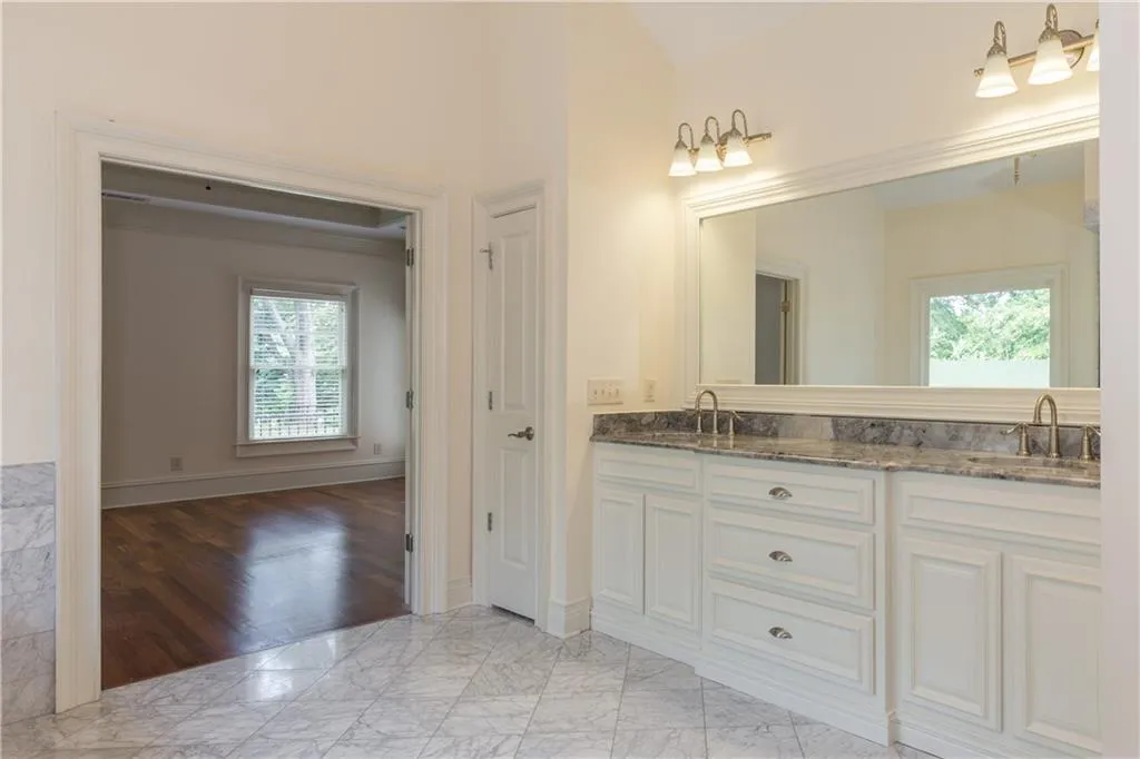 145 Hardeman Road Ne, Atlanta, Georgia 30342, 6 Bedrooms Bedrooms, ,6 BathroomsBathrooms,Residential,Sold,145 Hardeman Road Ne,5653365