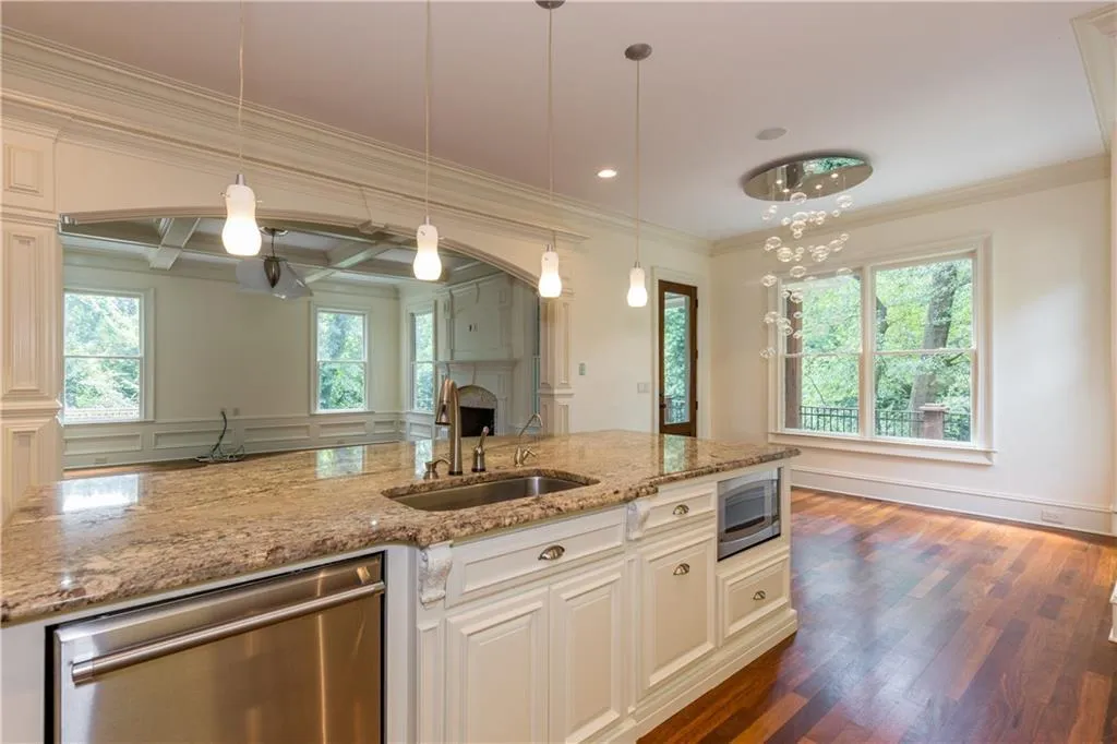 145 Hardeman Road Ne, Atlanta, Georgia 30342, 6 Bedrooms Bedrooms, ,6 BathroomsBathrooms,Residential,Sold,145 Hardeman Road Ne,5653365