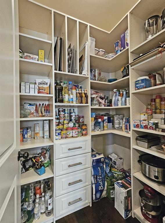 7880 Highland Bluff, Sandy Springs, Georgia 30328, 3 Bedrooms Bedrooms, ,2 BathroomsBathrooms,Residential,Sold,7880 Highland Bluff,7298506