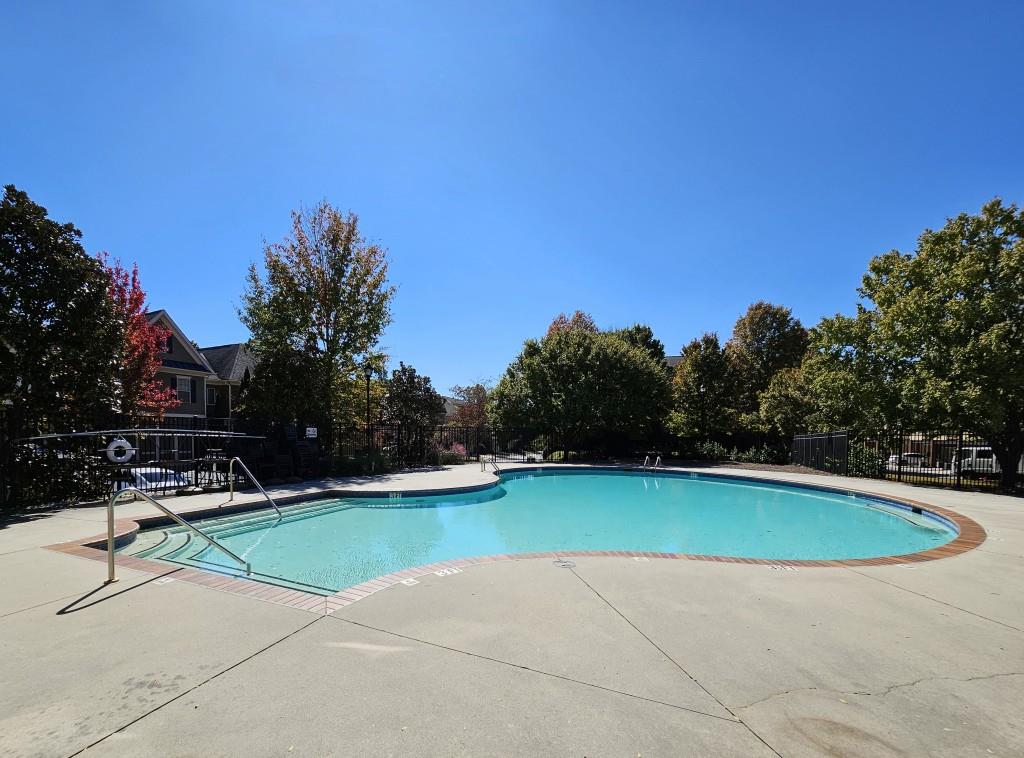 7880 Highland Bluff, Sandy Springs, Georgia 30328, 3 Bedrooms Bedrooms, ,2 BathroomsBathrooms,Residential,Sold,7880 Highland Bluff,7298506